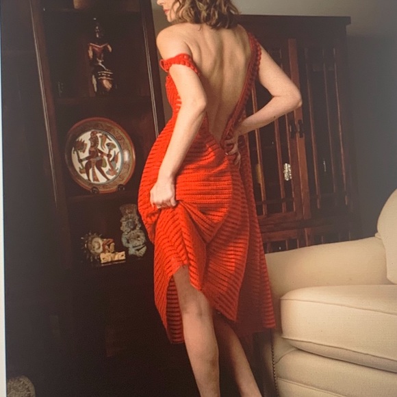 Red dress🌺 - Picture 2 of 5